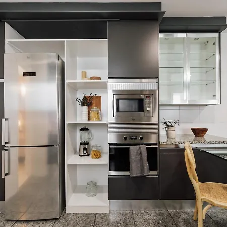 Iztapa - 4 Bedrooms In Eixample Esquerra ברצלונה