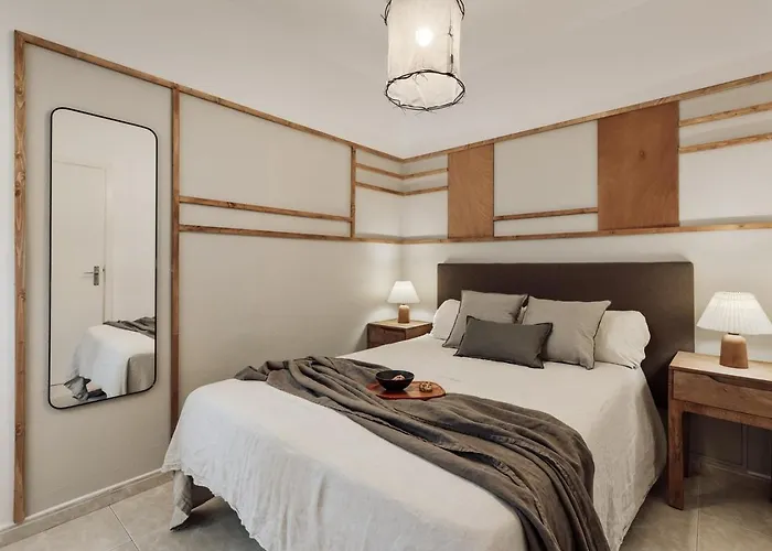 Iztapa - 4 Bedrooms In Eixample Esquerra דירה ברצלונה