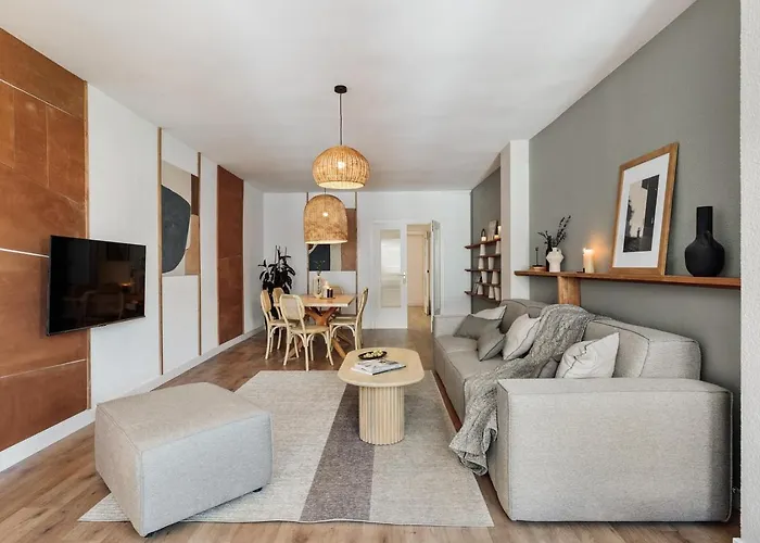 Iztapa - 4 Bedrooms In Eixample Esquerra * ברצלונה